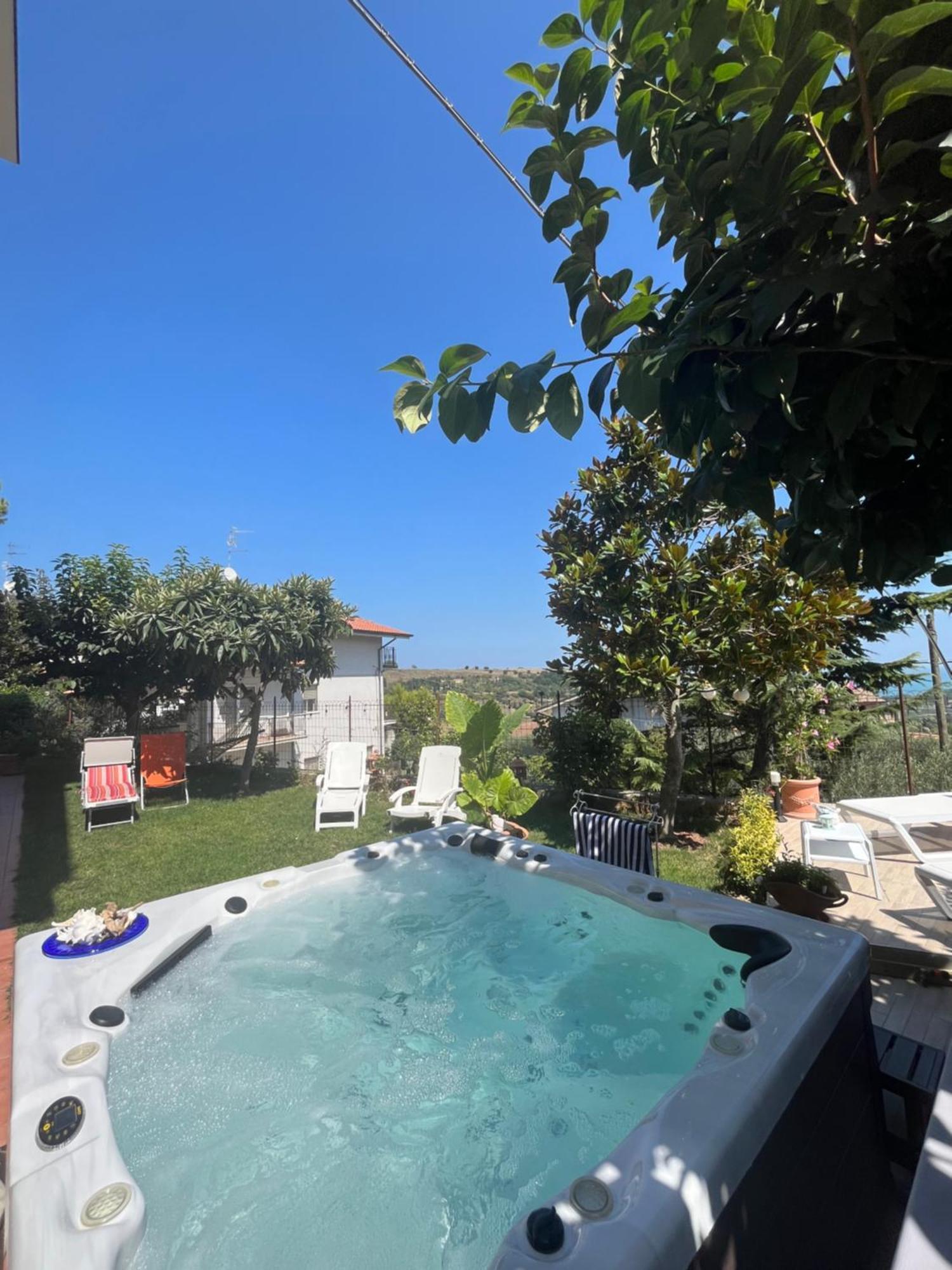 Salge B&B Residenza Di Charme Colonnella Bagian luar foto