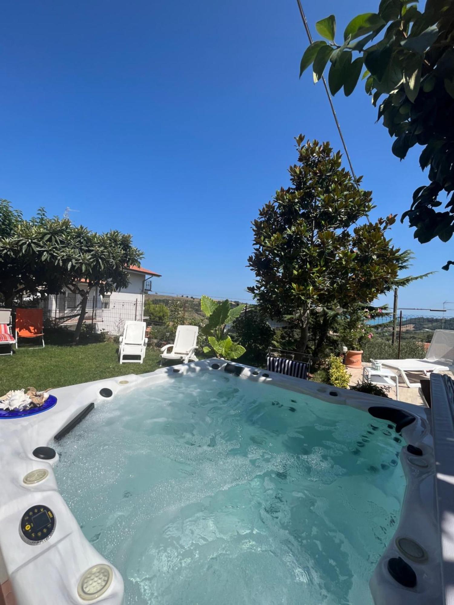 Salge B&B Residenza Di Charme Colonnella Bagian luar foto